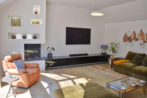 kitchen/reception