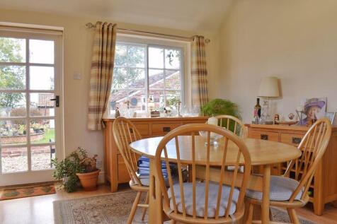 dining room/bed