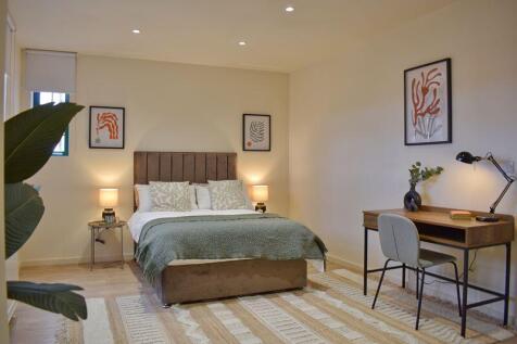 Bed/Living Area