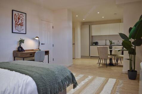 Bed/Living Area