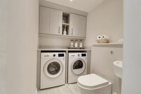 UTILITY / CLOAKROOM