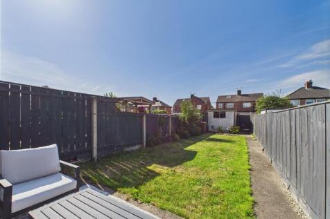 CAM03303G0-PR0147-STILL006.jpg