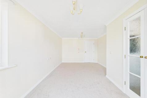 CAM05193G0-PR0032-STILL006.jpg