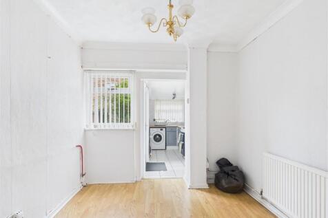 CAM05451G0-PR0044-STILL005.jpg