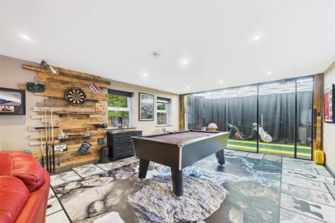 GAMES ROOM