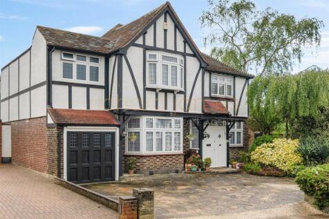 2 Oakleigh Gardens HA8 8EA-23.jpg