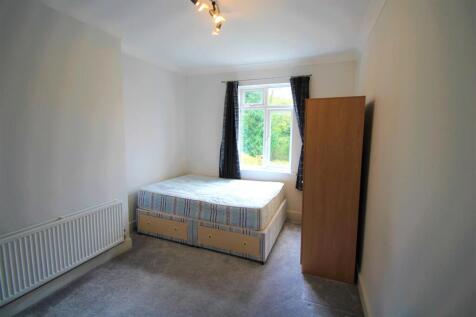 Bed 2.jpg