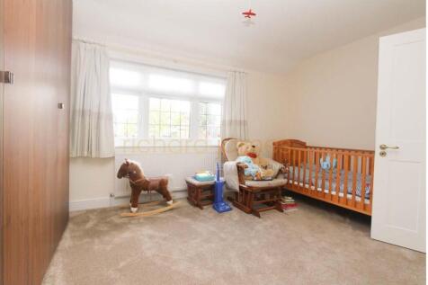 22 Oakleigh Gardens 2015 Bedroom 5.jpg