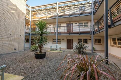 COMMUNAL COURTYARD