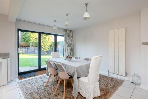 OPEN PLAN KITCHEN / DINER