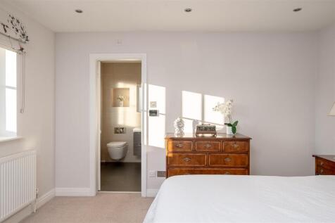 MASTER BEDROM