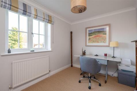 FIFTH BEDROOM