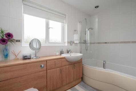 HOUSE BATHROOM