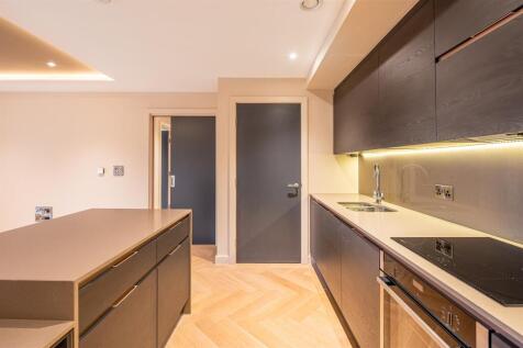FITTED KITCHEN
