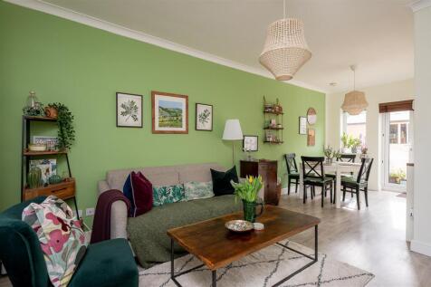LIVING/DINING
