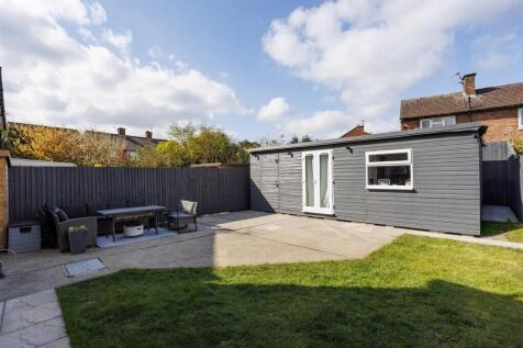 GARDEN ROOM