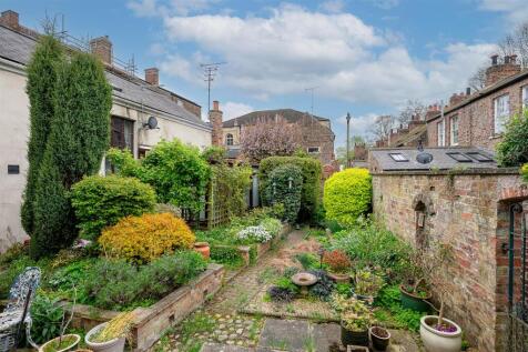 SHARED GARDEN