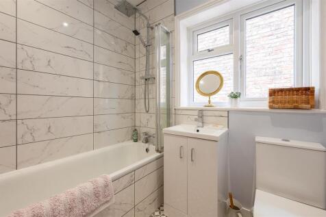 HOUSE BATHROOM