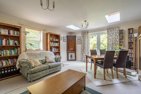 LIVING / DINING