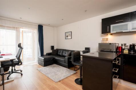 OPEN PLAN LIVING ROOM