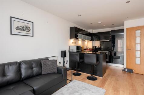 OPEN PLAN LIVING ROOM