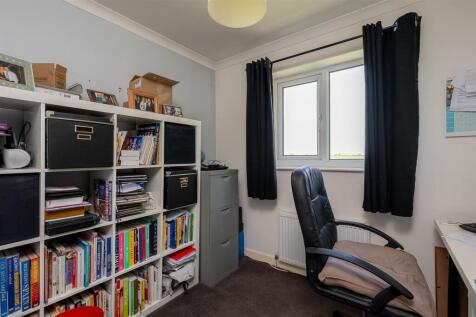 BEDROOM/OFFICE