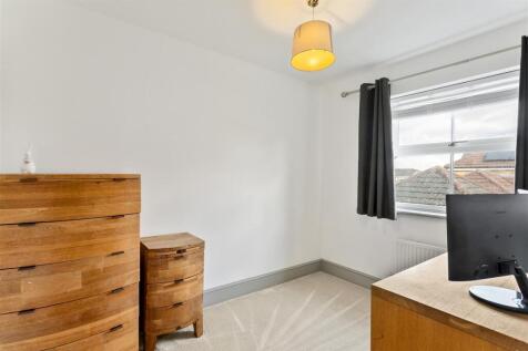 BEDROOM. 3.jpg