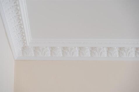 LIVING ROOM COVING