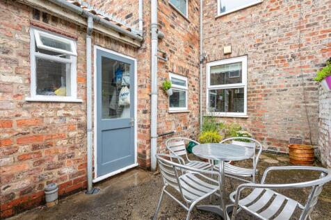 COURTYARD 2