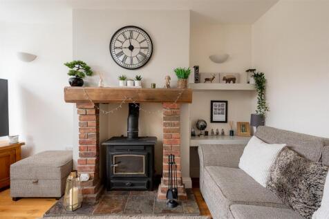 LIVING ROOM 2