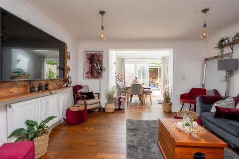 OPEN PLAN LIVING DINING