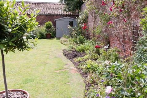 Lime Tree Cottage - Gardenshed.jpg