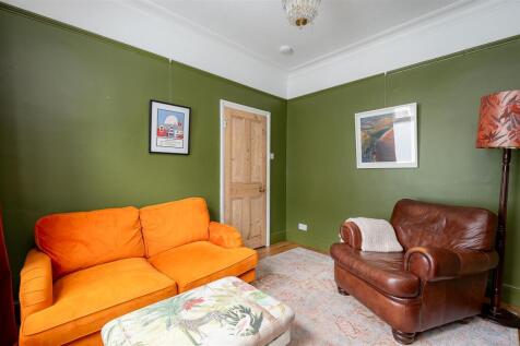 LIVING ROOM 1
