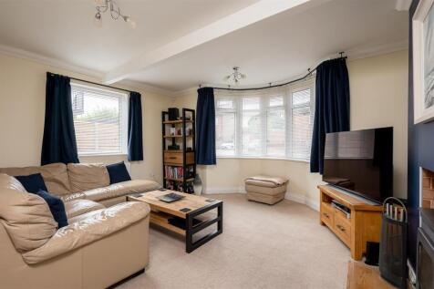 LIVING ROOM 1