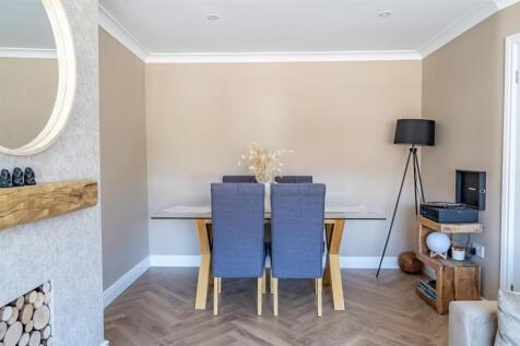 LIVING / DINING SPACE