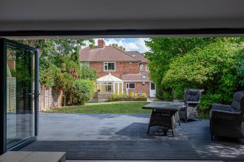 GARDEN ROOM