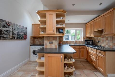 KITCHEN/UTILITY