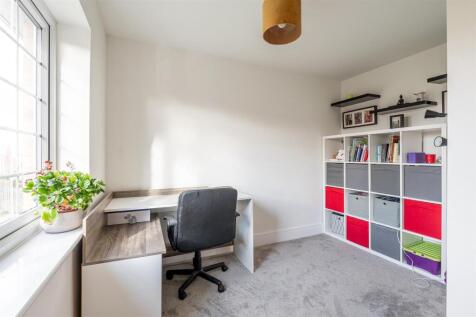Bedroom / Office