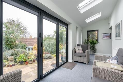 GARDEN ROOM