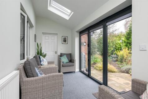 GARDEN ROOM