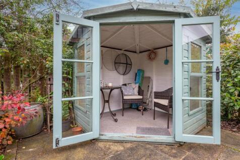 SUMMER HOUSE