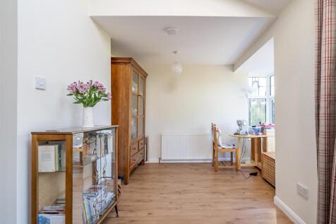 DINING/KITCHEN