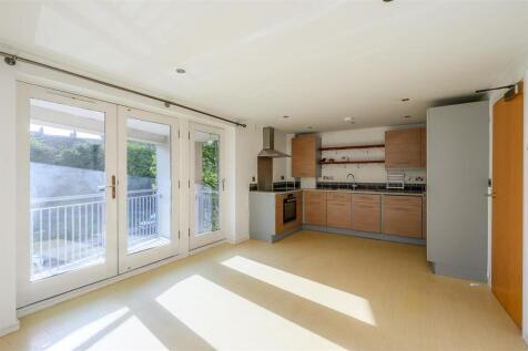 KITCHEN / DINING / LIVING