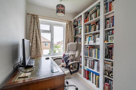 BEDROOM/OFFICE