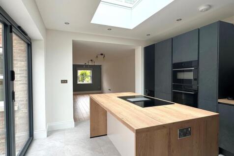 Granary Lodge kitchen.jpg