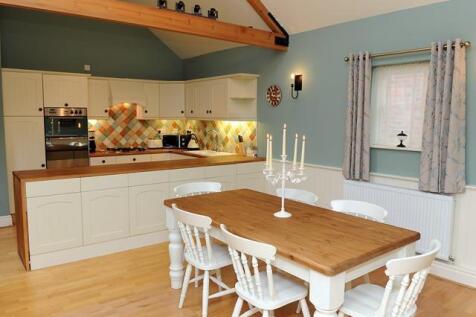 The Byre kichen diner.jpg