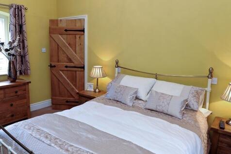 The Byre bed master.jpg