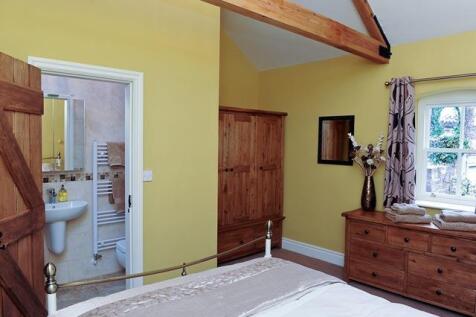 The Byre master en suite.jpg