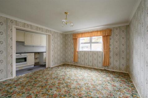 LIVING AREA / KITCHEN