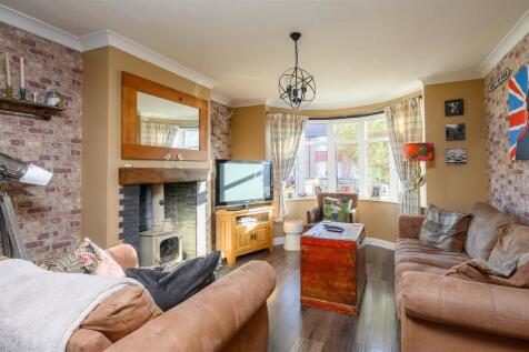 LIVING ROOM/ OPEN PLAN